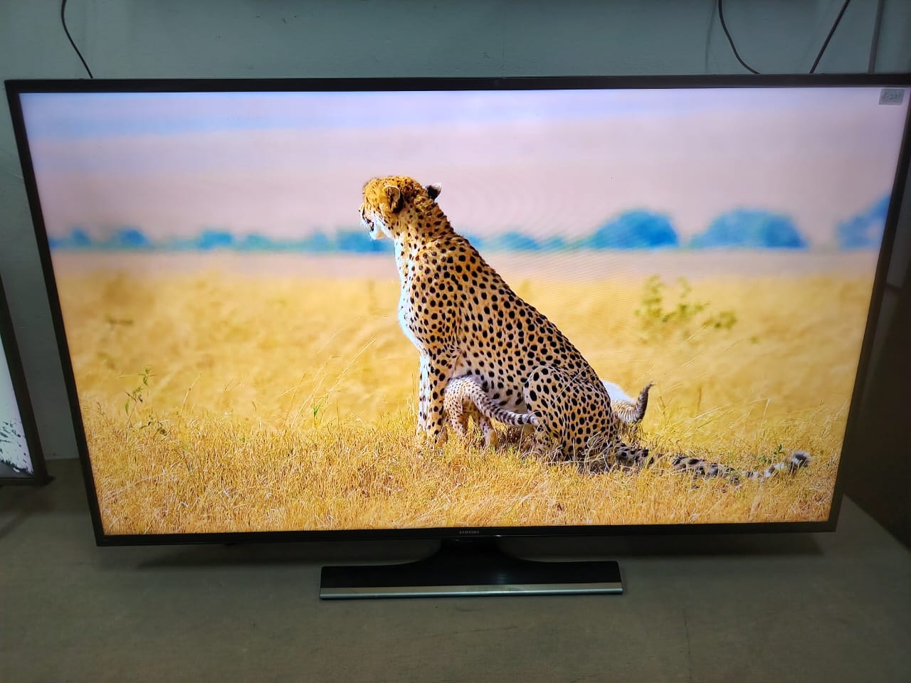 Samsung 50” Smart TV (4K UHD)-Refurbished | Full HD, WiFi, YouTube & Netflix